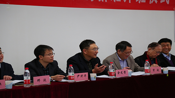 成人在线
智能采矿创新班开班